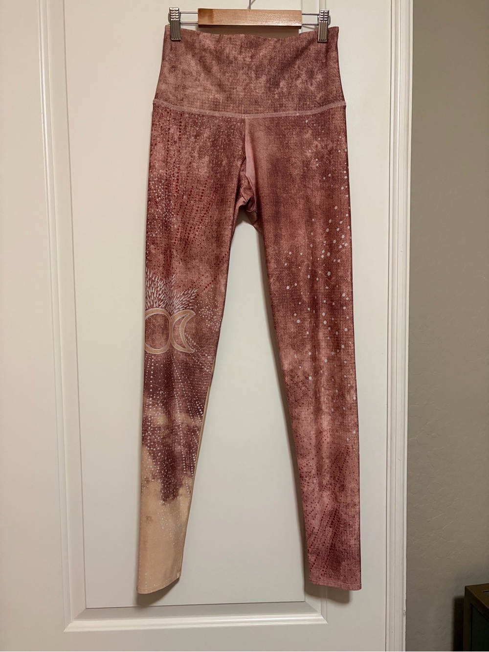 🌙🧘🏽‍♀️✨Onzie Pink Gradient Moon Astrology Yoga Leggings✨🪷🌙